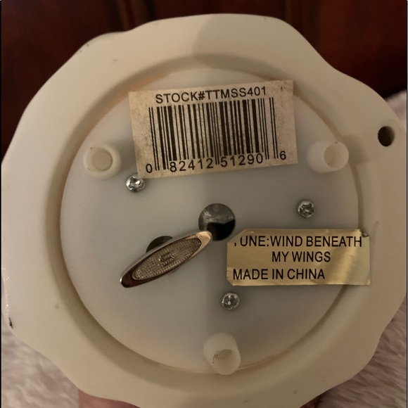 BEAUTIFUL Angel Music Box - Picture 4 of 5